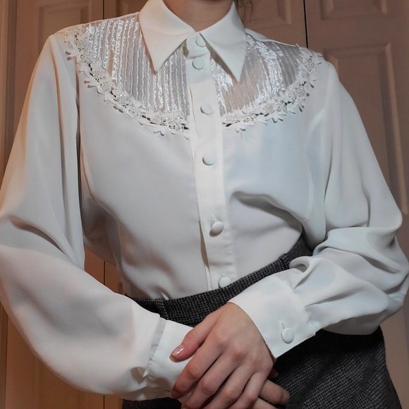 Conrad C. Tops - Vintage granny pearl & ruffles white button-up flowy blouse with pointy collar